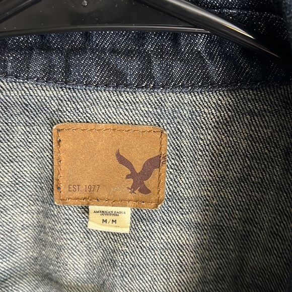 American Eagle Women’s Dark Wash Jean Jacket Medium - Picture 3 of 8